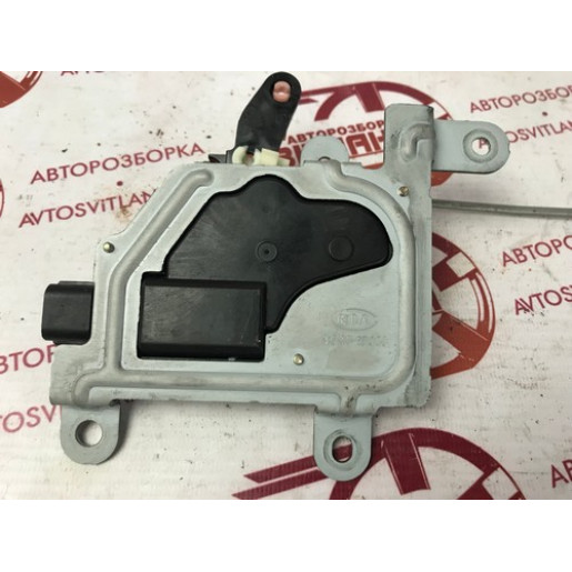 Привід замка багажника Kia Sorento 2002- 812403E000